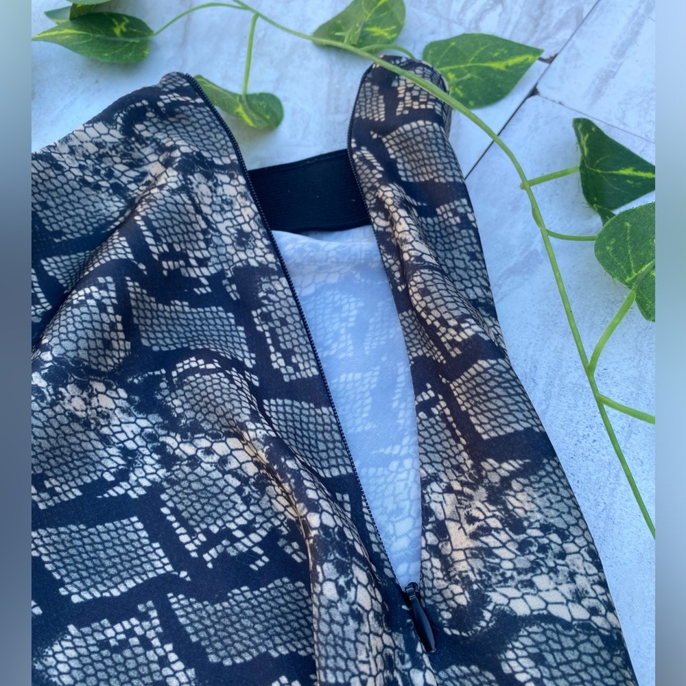 Urban Outfitters Snake Skin Y2K Mini Skirt Zip Animal Print Edgy Trashy Pattern - Picture 6 of 10